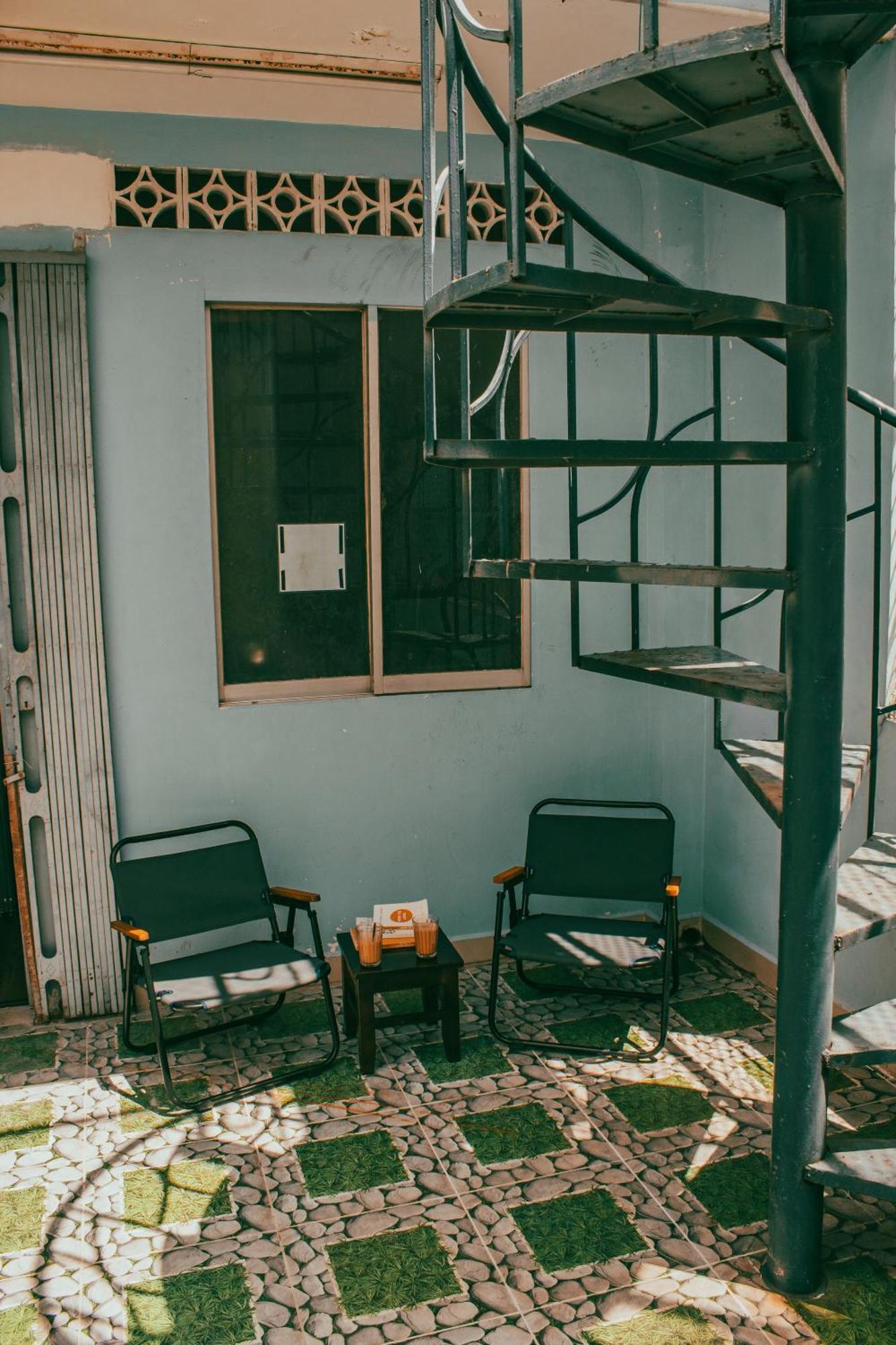 Отель Paulatim House Saigon Хошимин Экстерьер фото